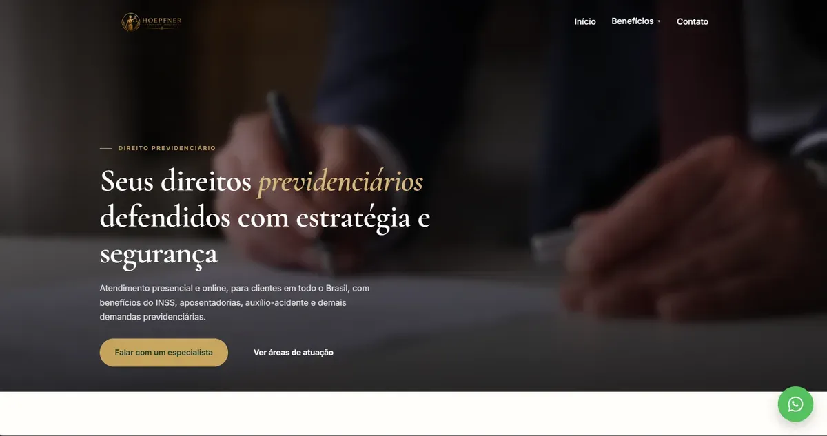Site Hoepfner Advogados no computador