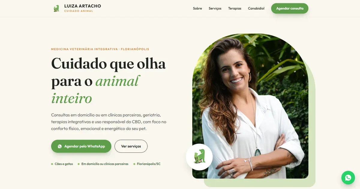 Site Luiza Artacho no computador